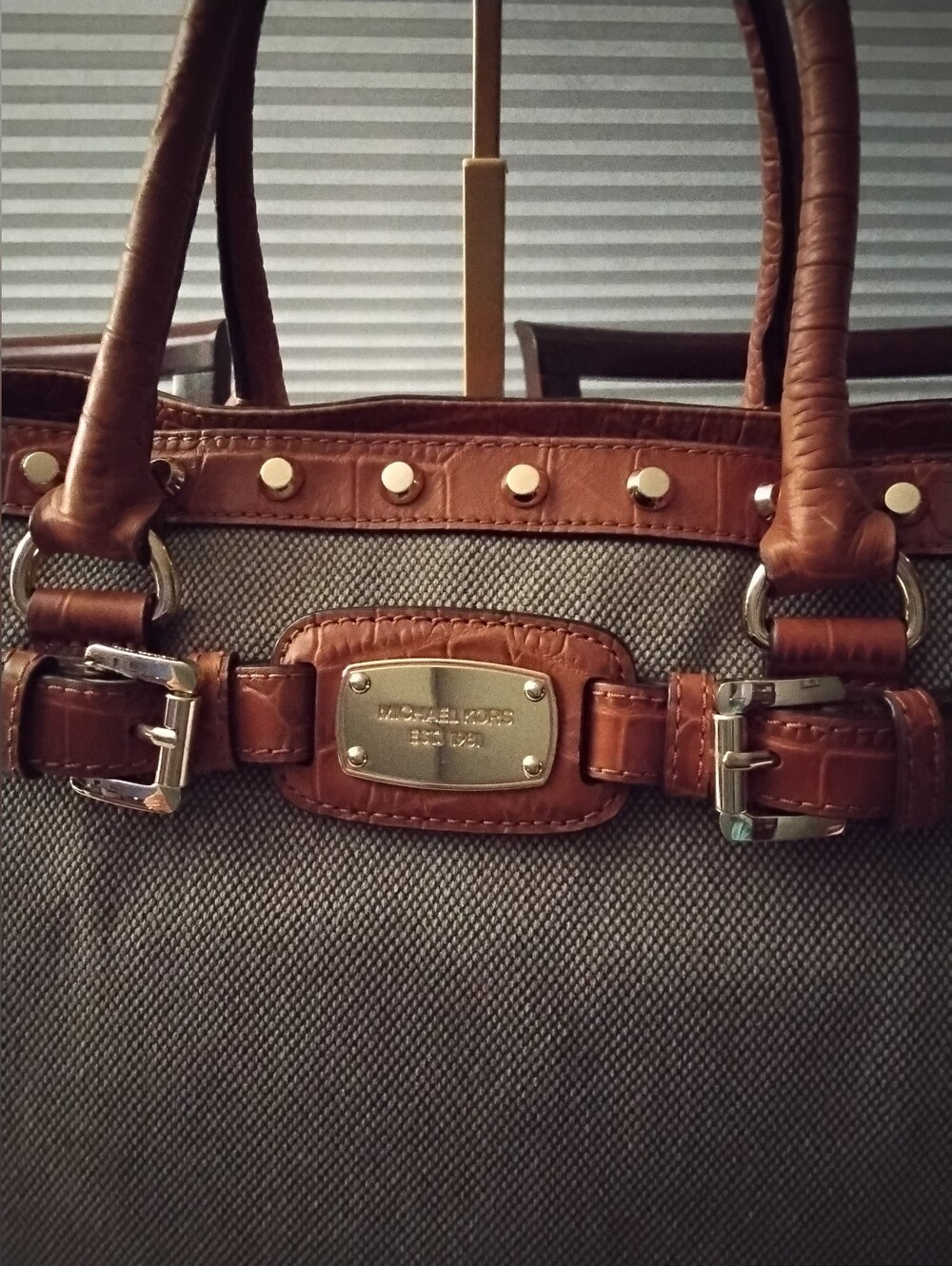 MICHAEL KORS HAMILTON STUDDED TOTE CROSSBODY